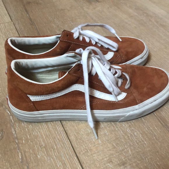 Shoes - Picture 1 of 3